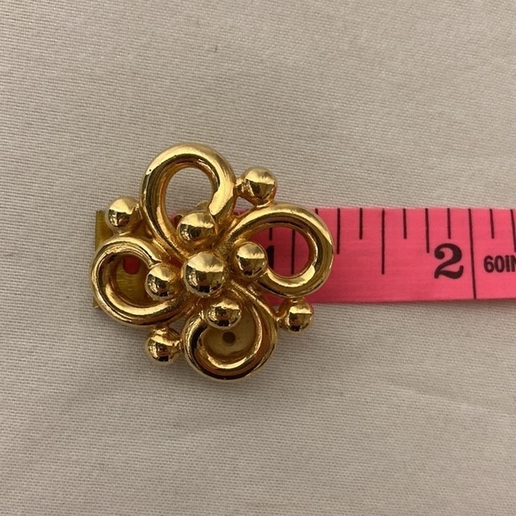 Edwin Pearl Goldtone Clip-On Earrings - Picture 7 of 7